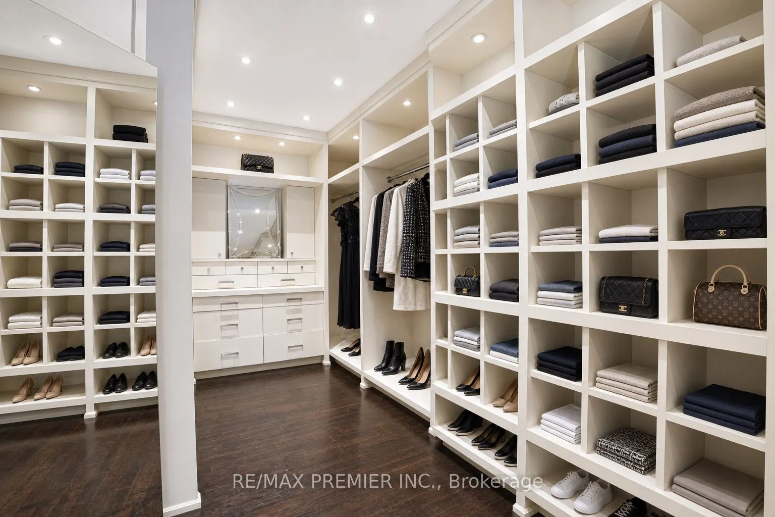 6 The Bridle Path