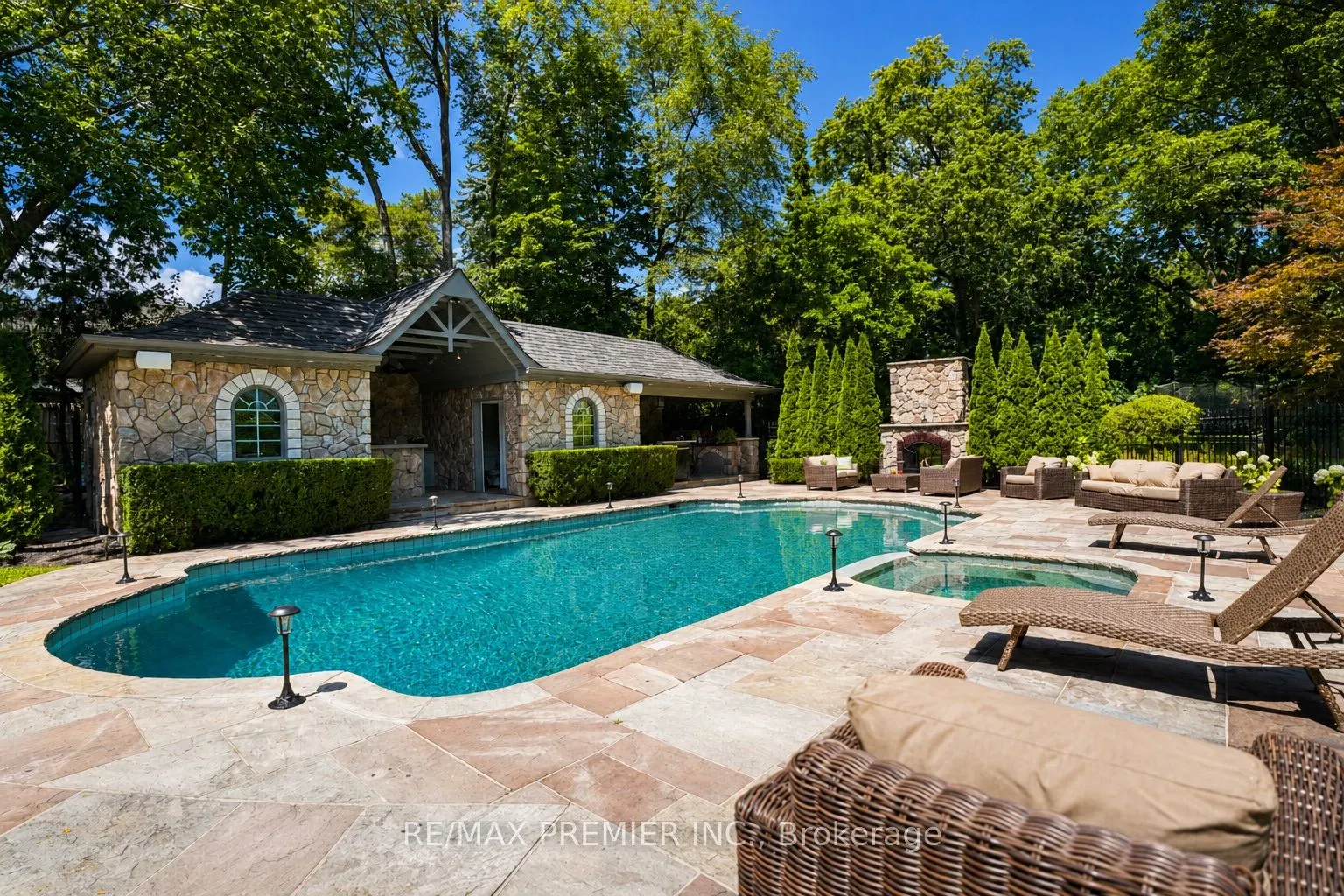 6 The Bridle Path