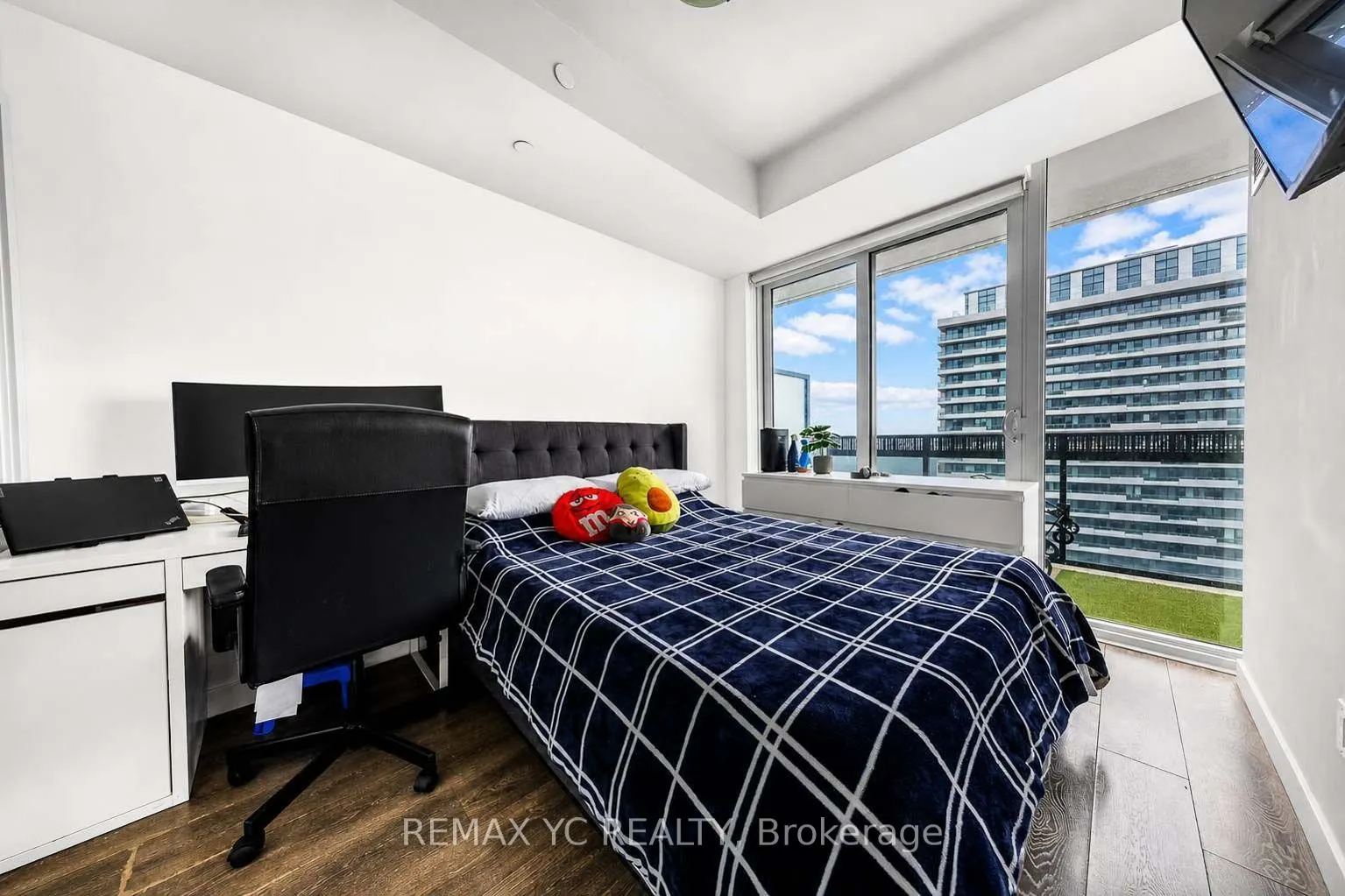 8 Eglinton Avenue E #4812