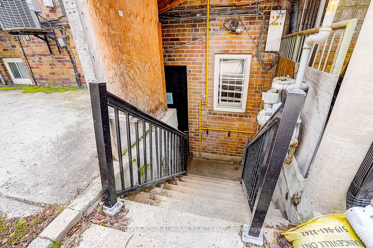 1184 Eglinton Avenue W