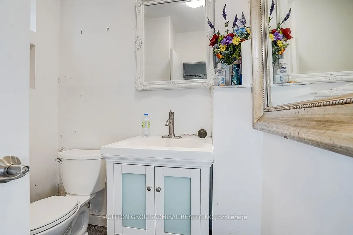 1184 Eglinton Avenue W