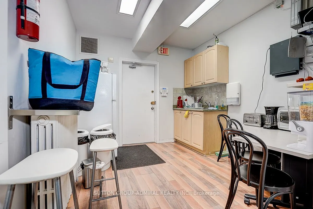 1184 Eglinton Avenue W