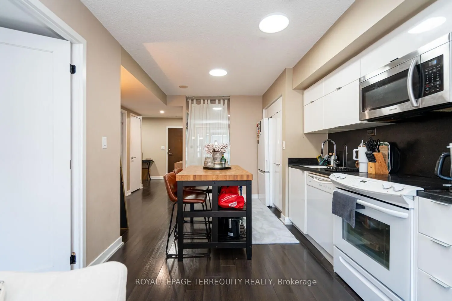 151 Dan Leckie Way #610