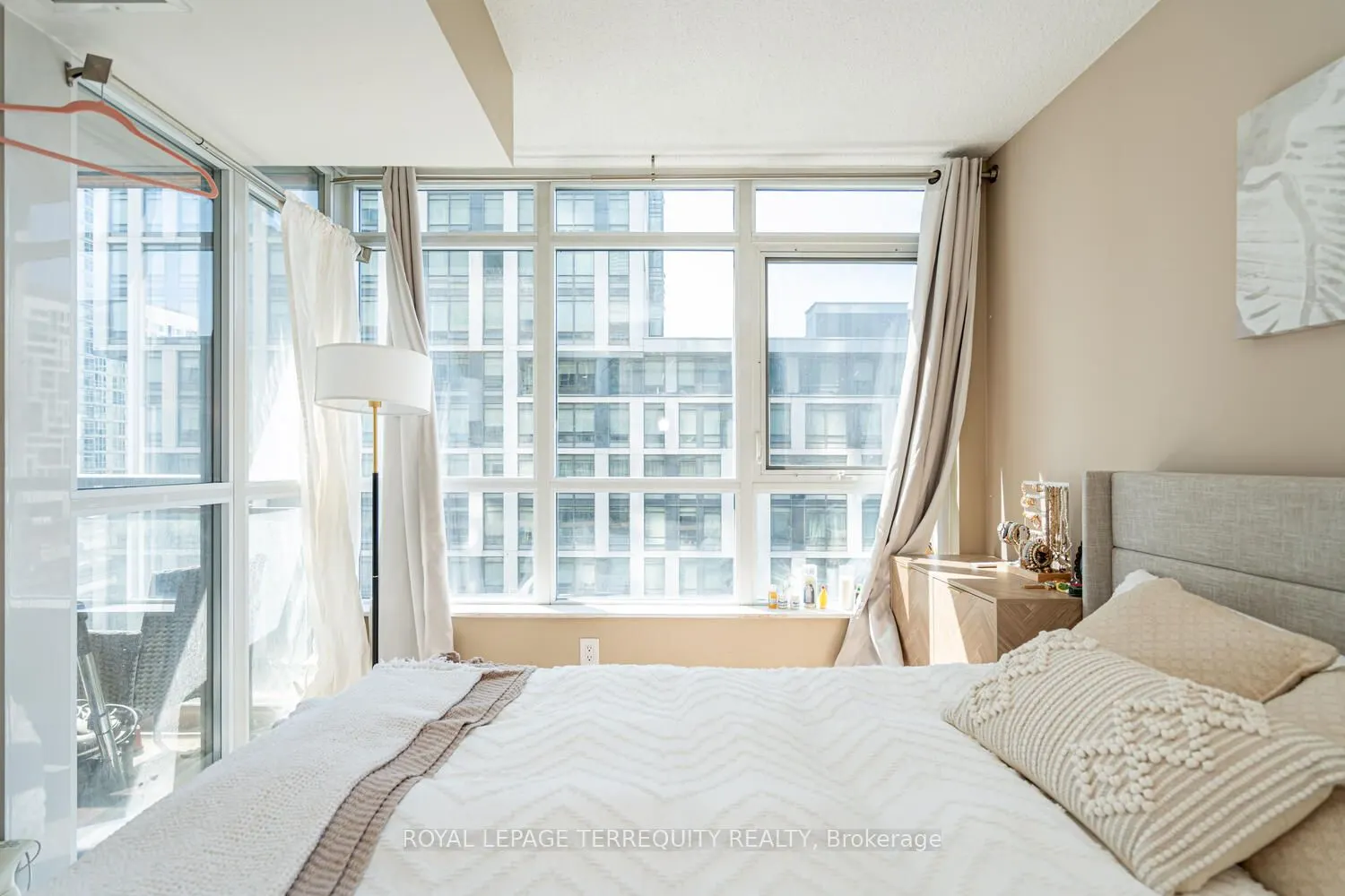 151 Dan Leckie Way #610