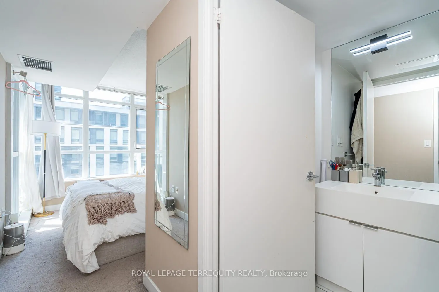 151 Dan Leckie Way #610