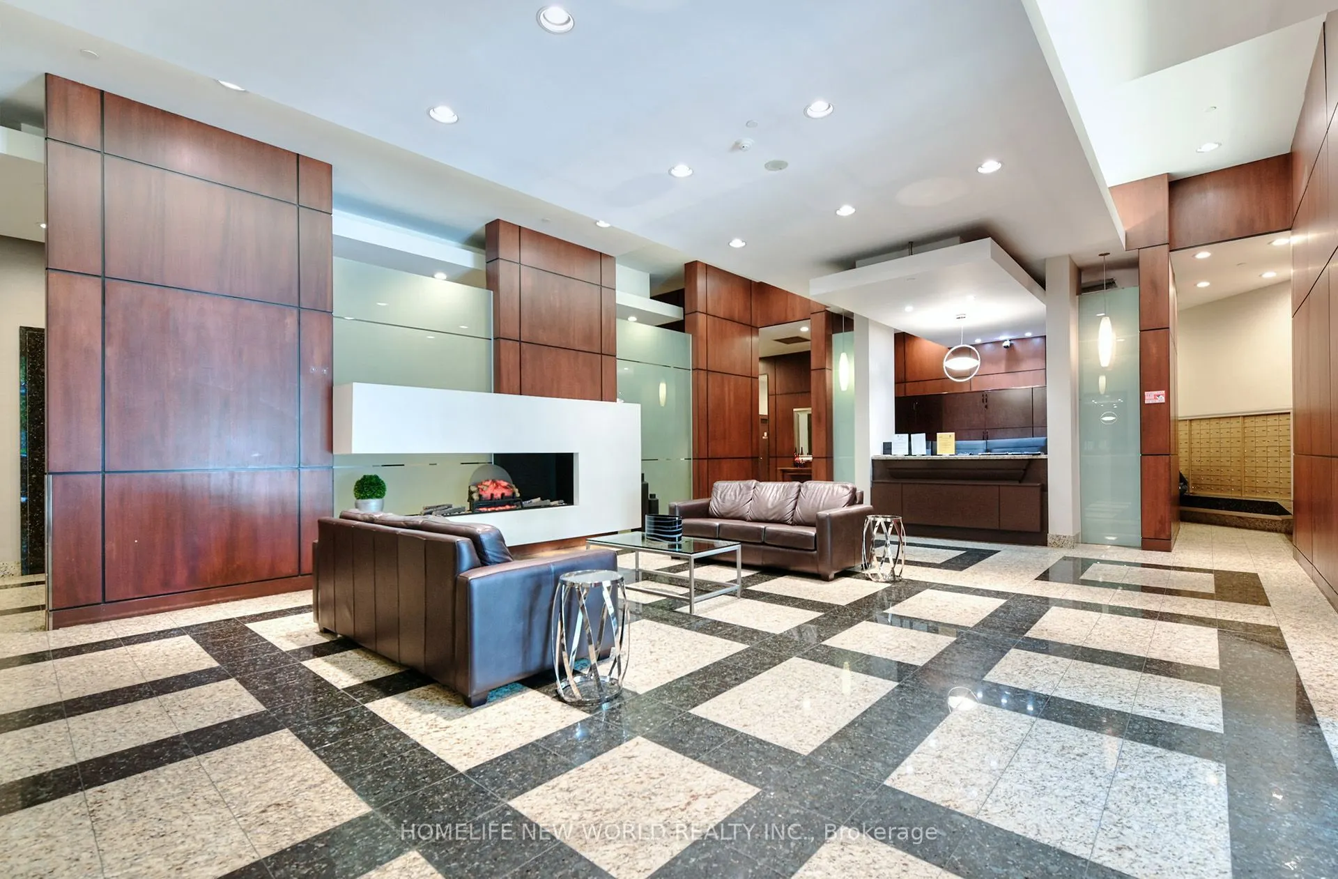 18 Parkview Avenue #811