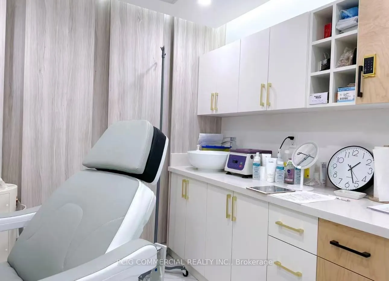 26 Bellair Street #2N