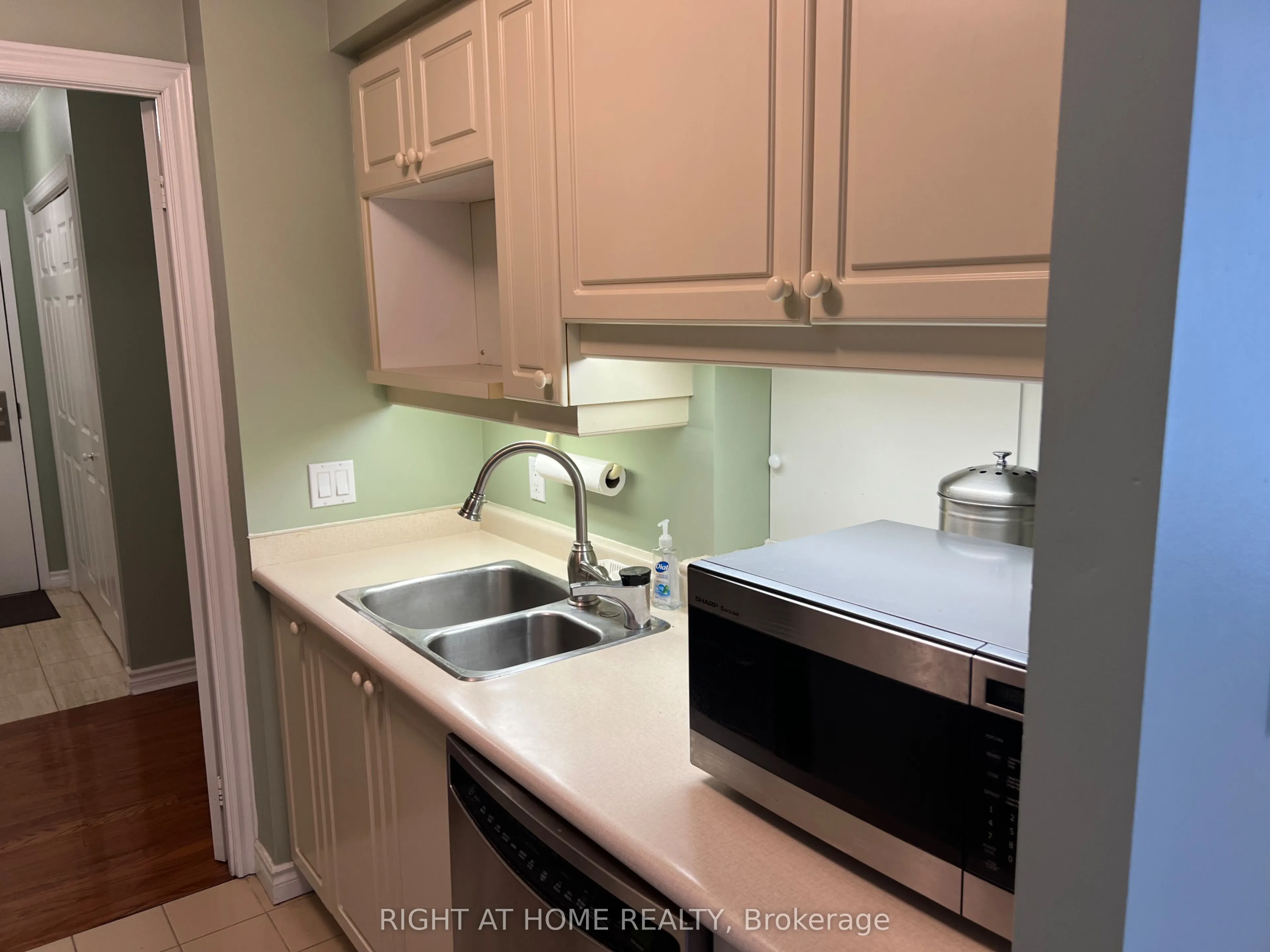71 Simcoe Street #705