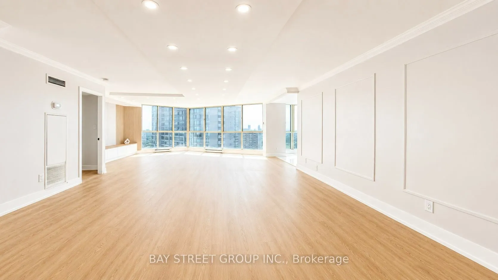 85 Skymark Drive #2201