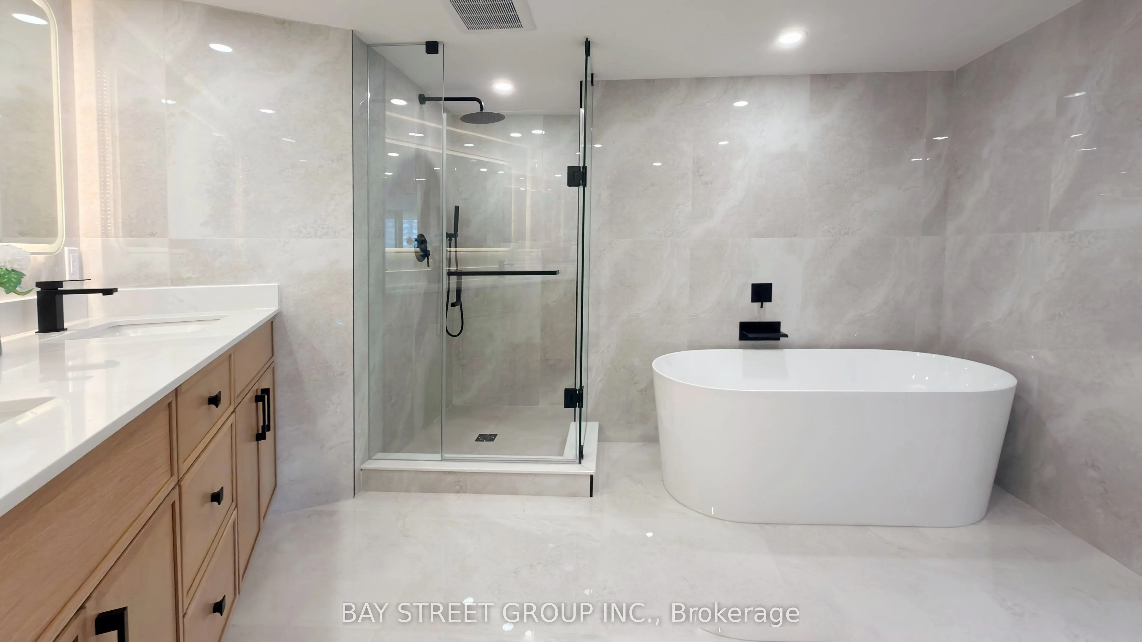 85 Skymark Drive #2201