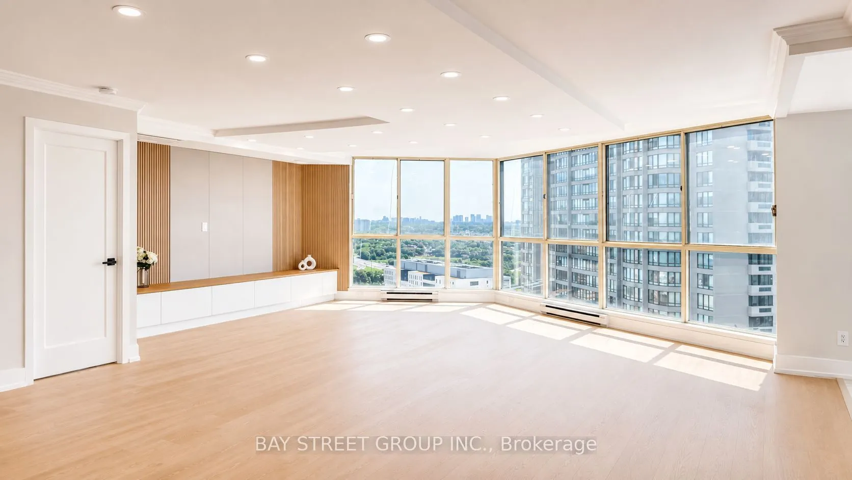 85 Skymark Drive #2201