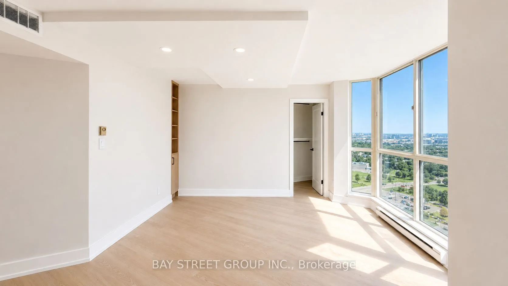 85 Skymark Drive #2201