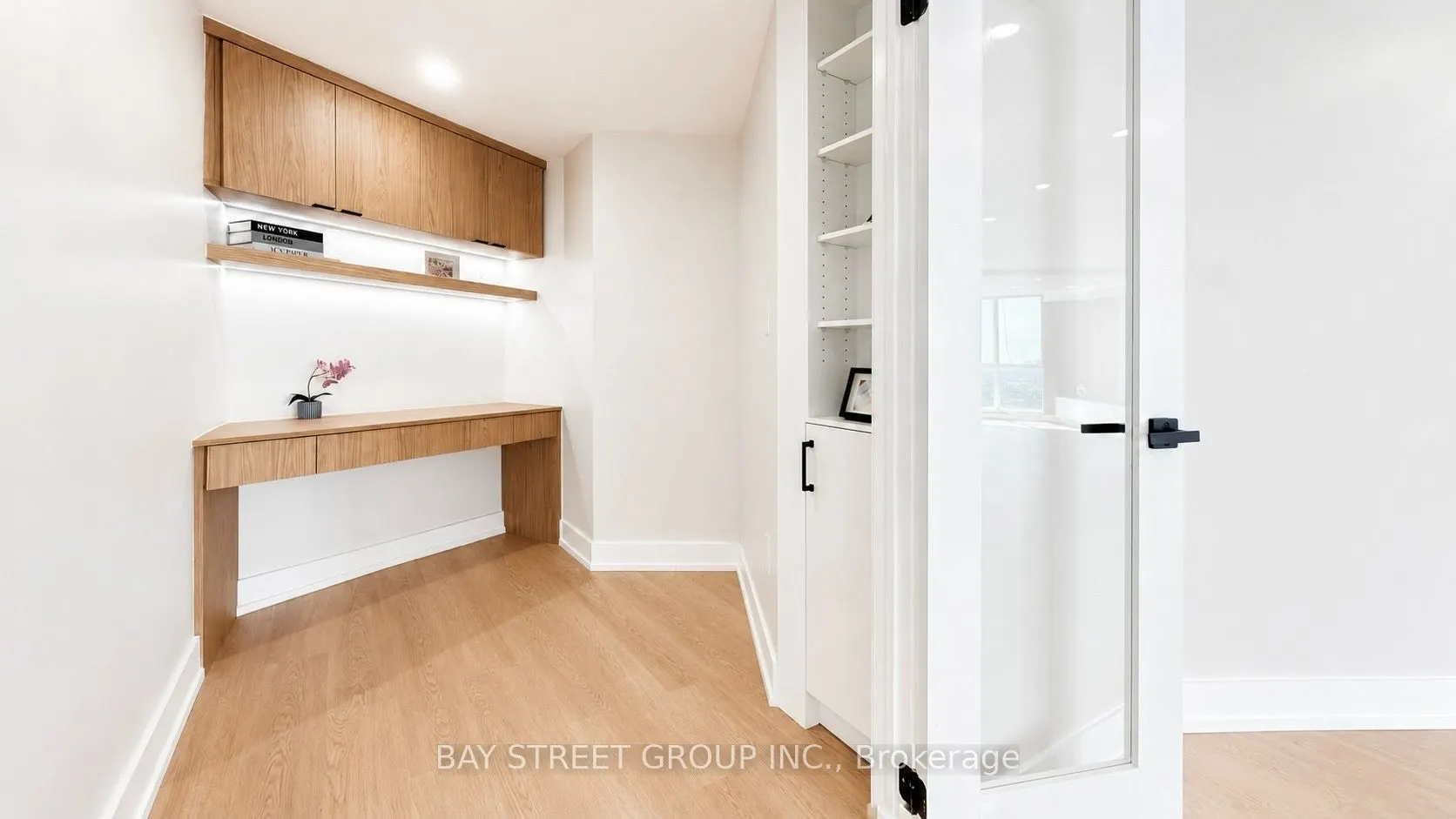 85 Skymark Drive #2201
