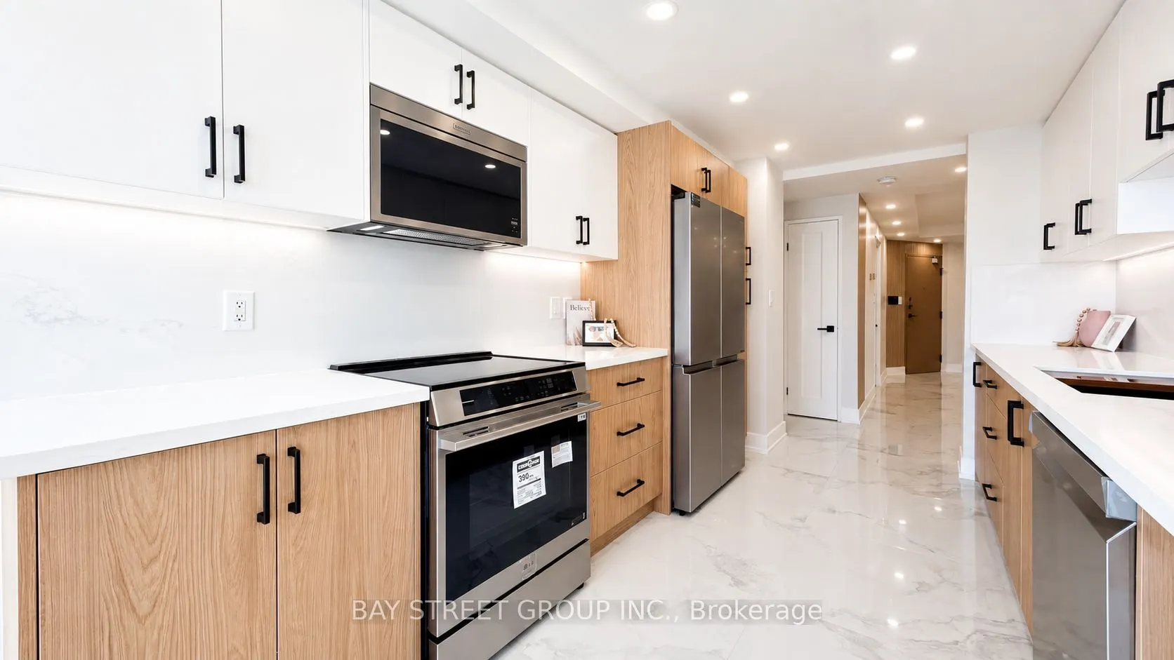 85 Skymark Drive #2201