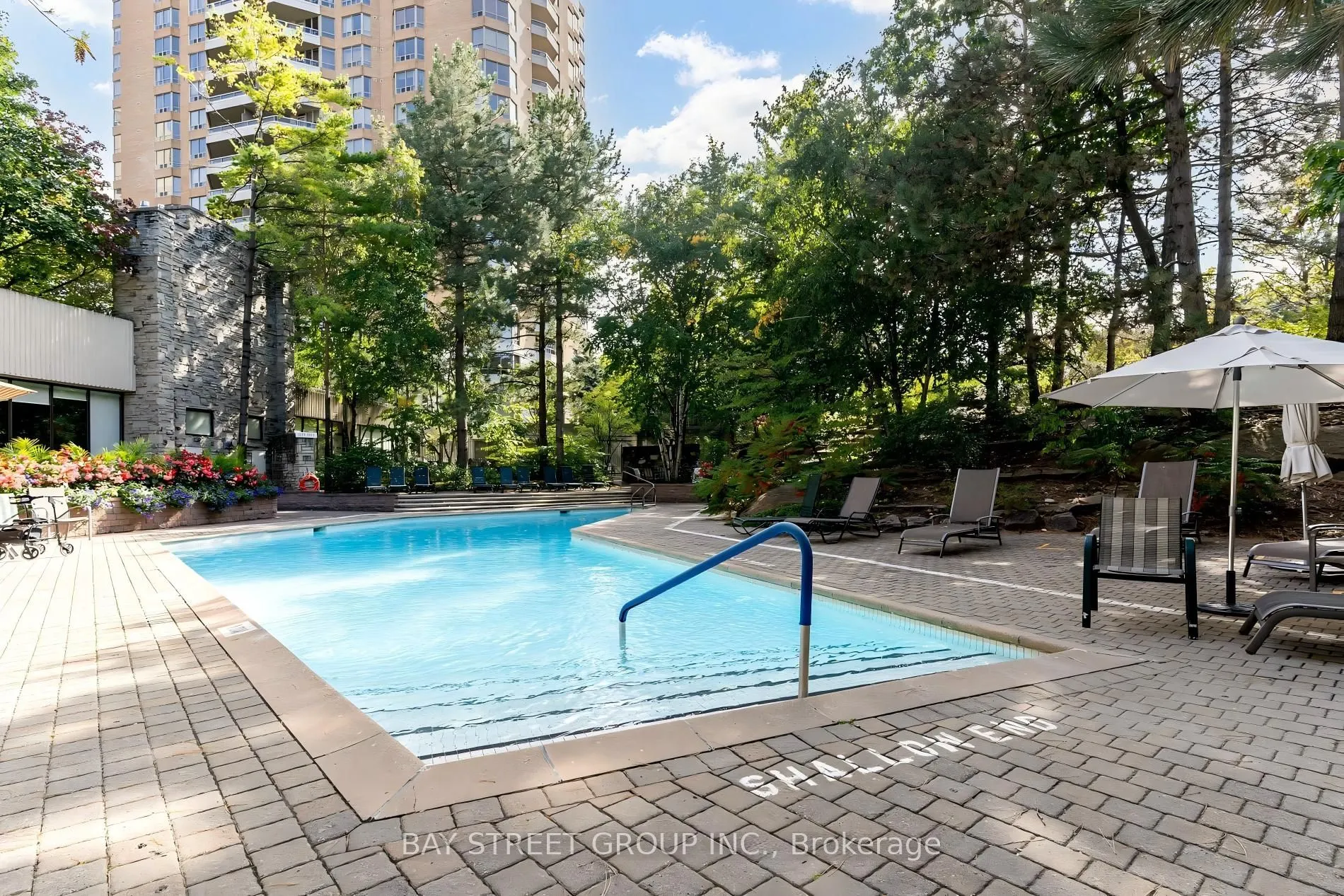85 Skymark Drive #2201