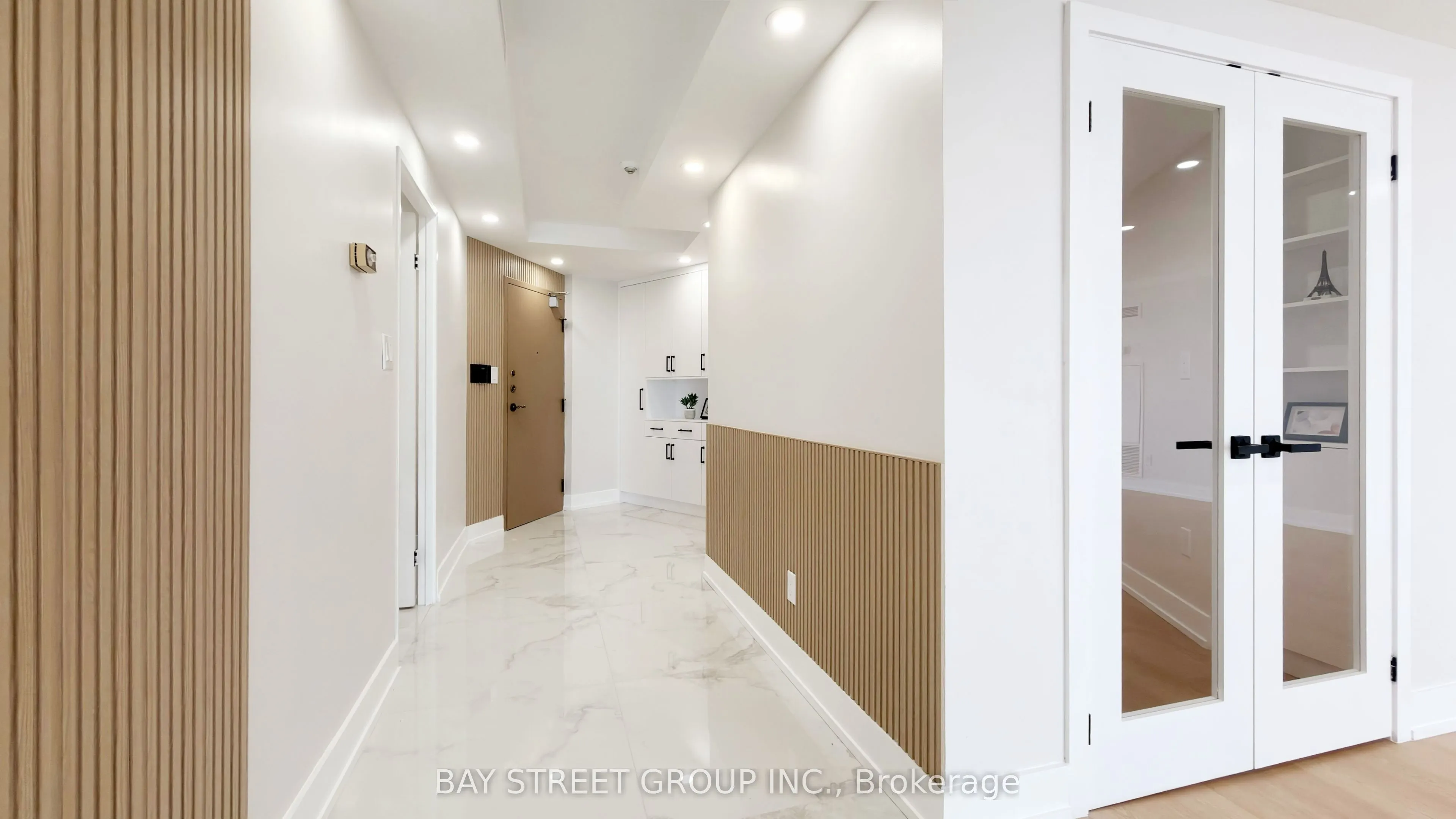 85 Skymark Drive #2201