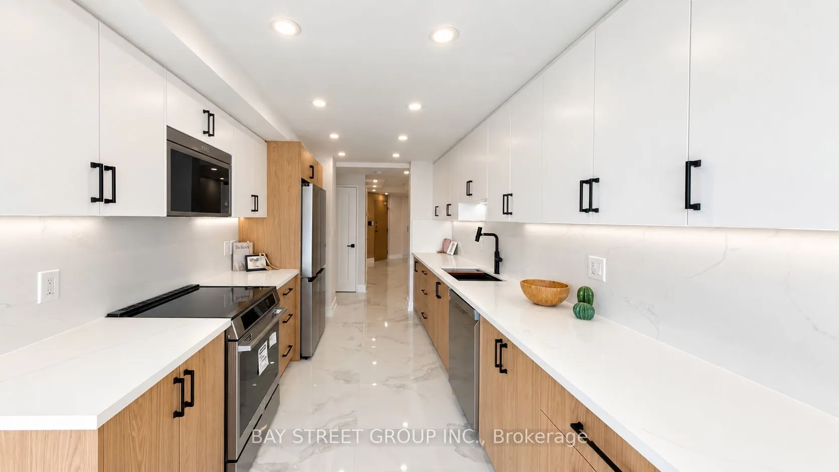 85 Skymark Drive #2201