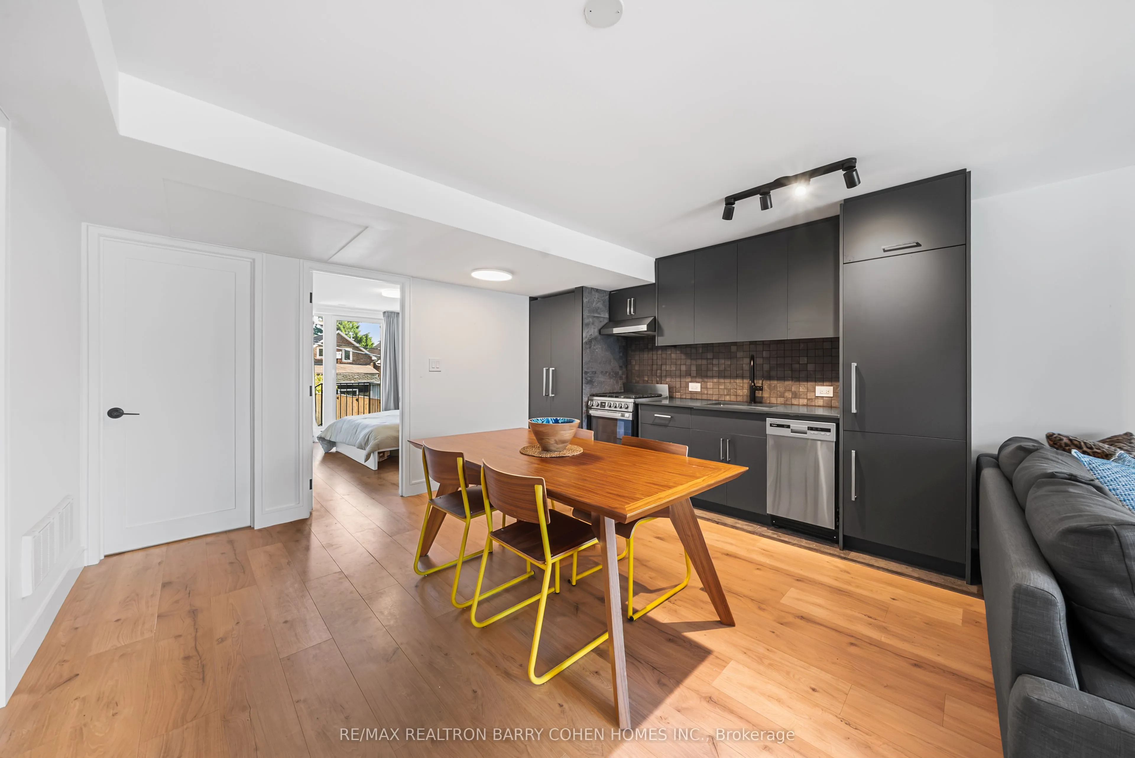 33 Lanark Avenue