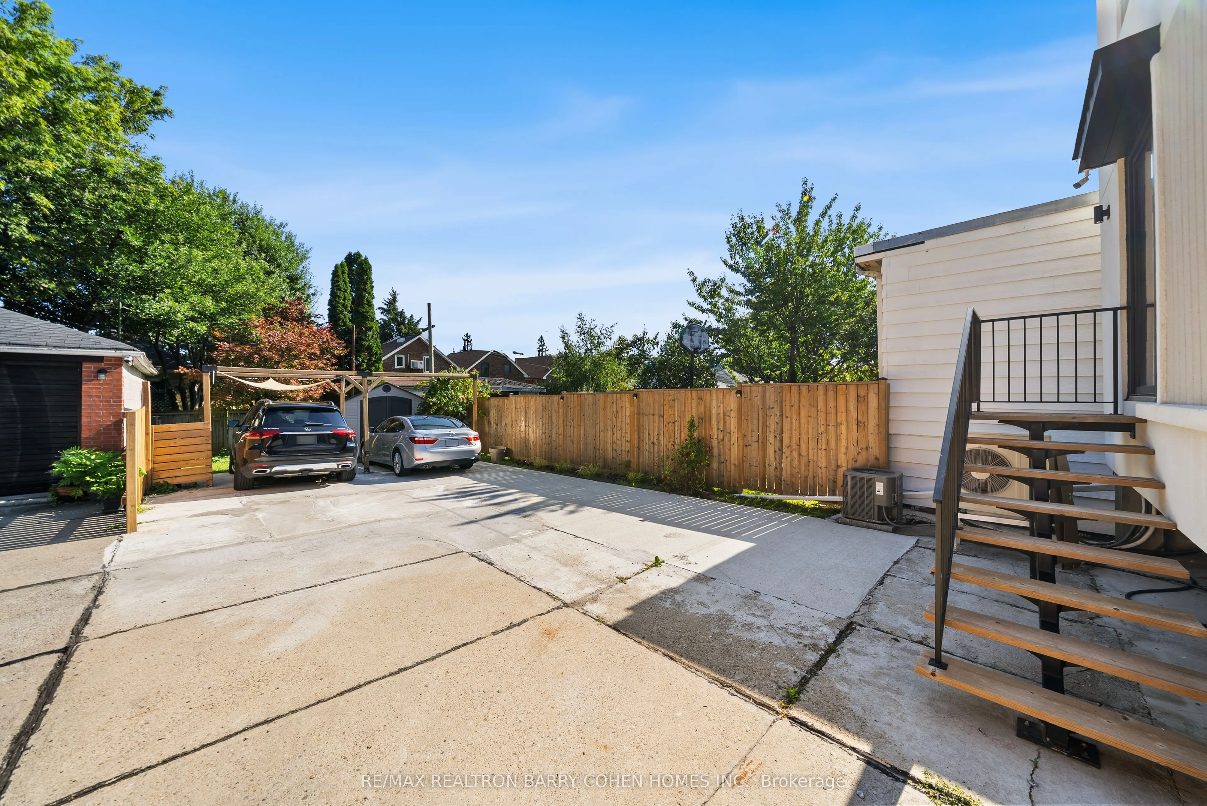 33 Lanark Avenue