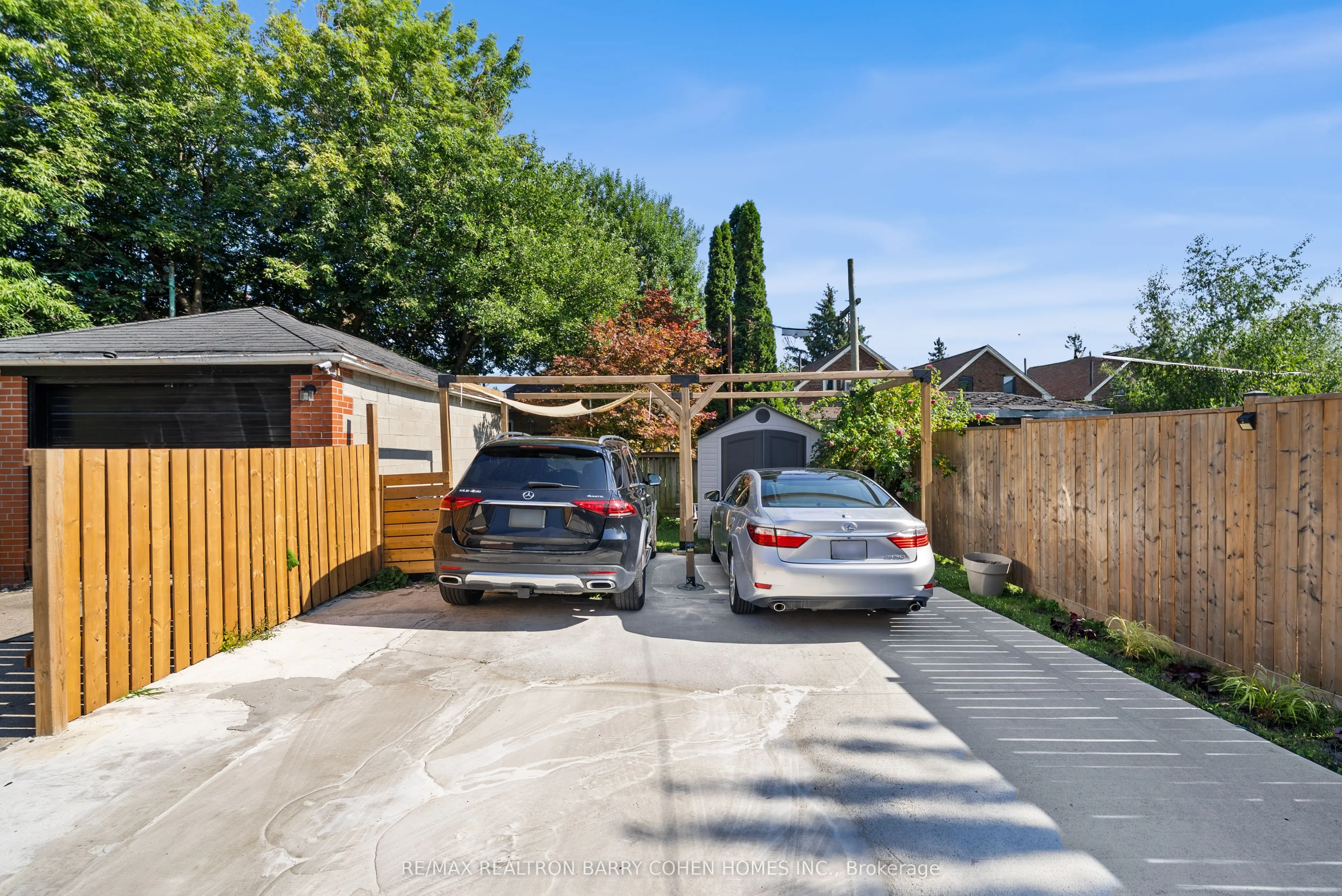 33 Lanark Avenue