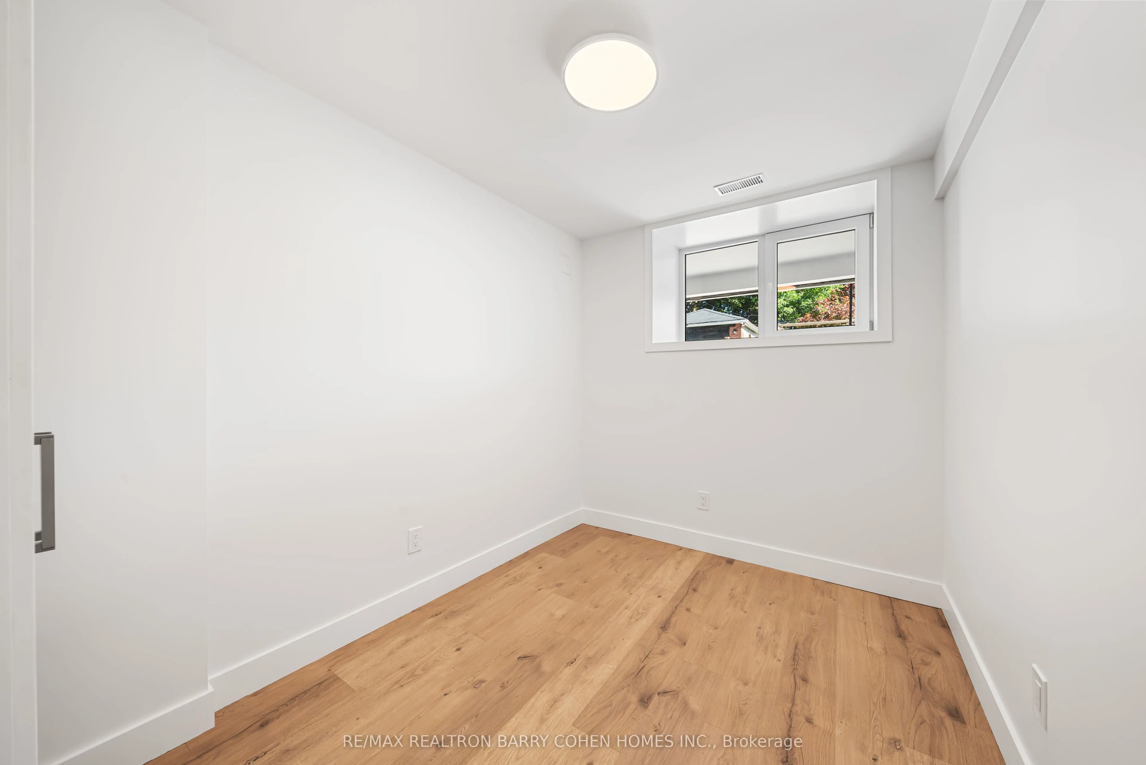 33 Lanark Avenue