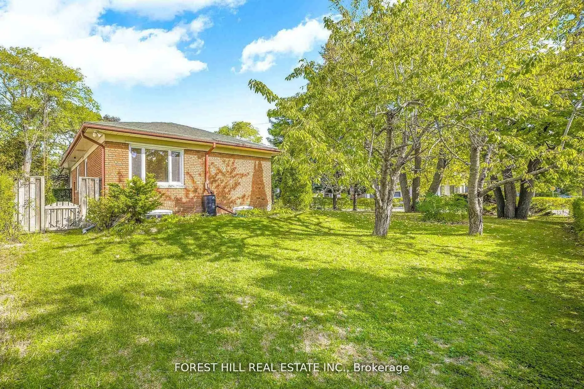 18 Irvington Crescent