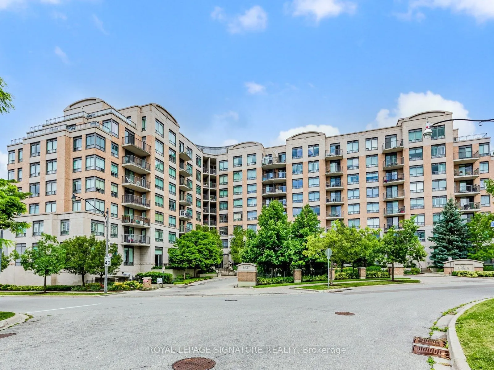 16 Dallimore Circle #220