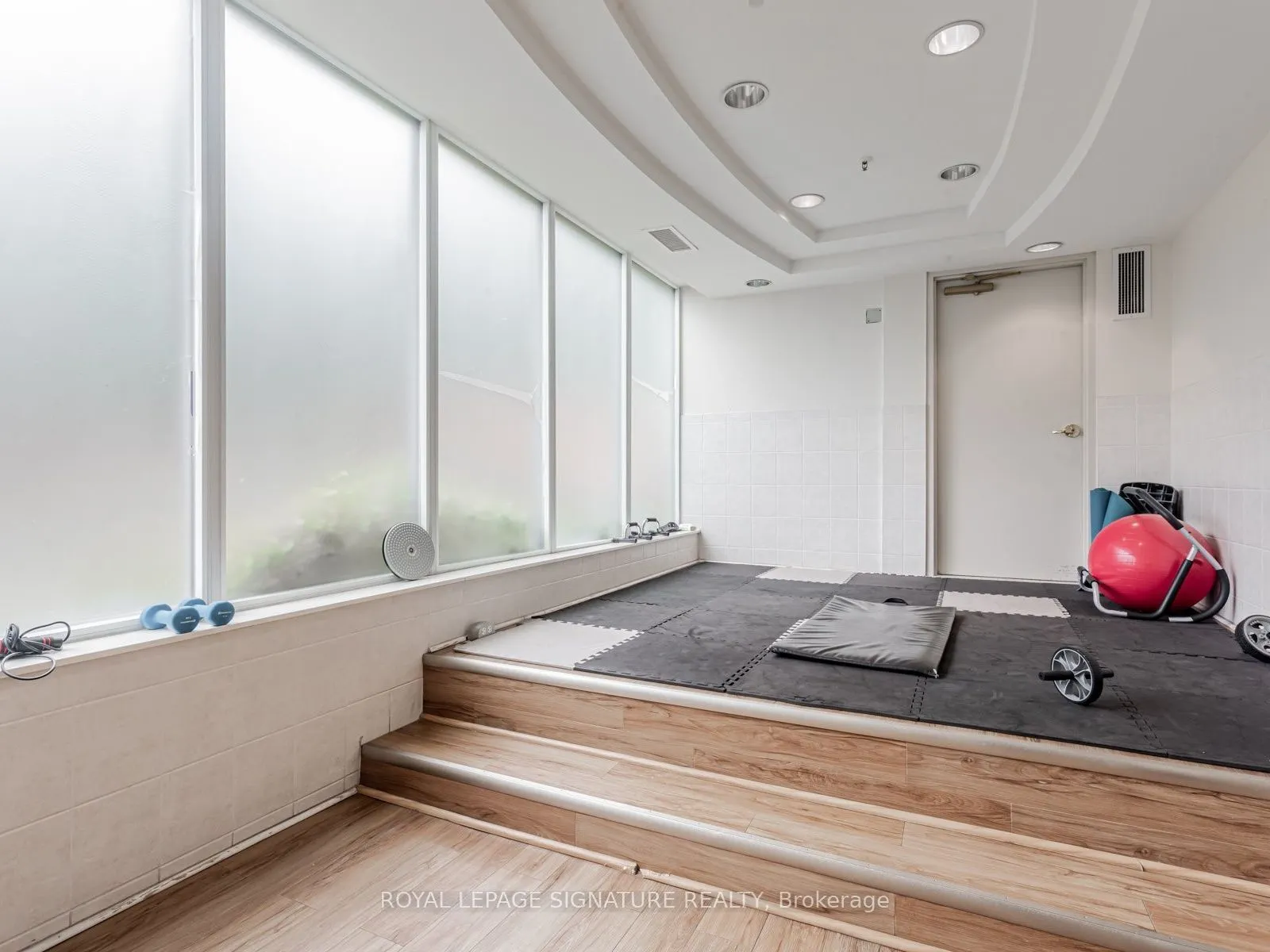 16 Dallimore Circle #220