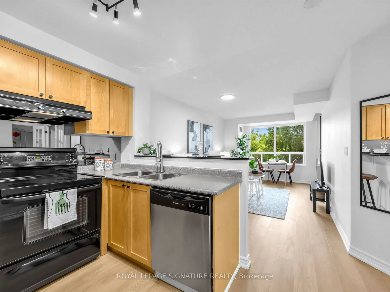 16 Dallimore Circle #220