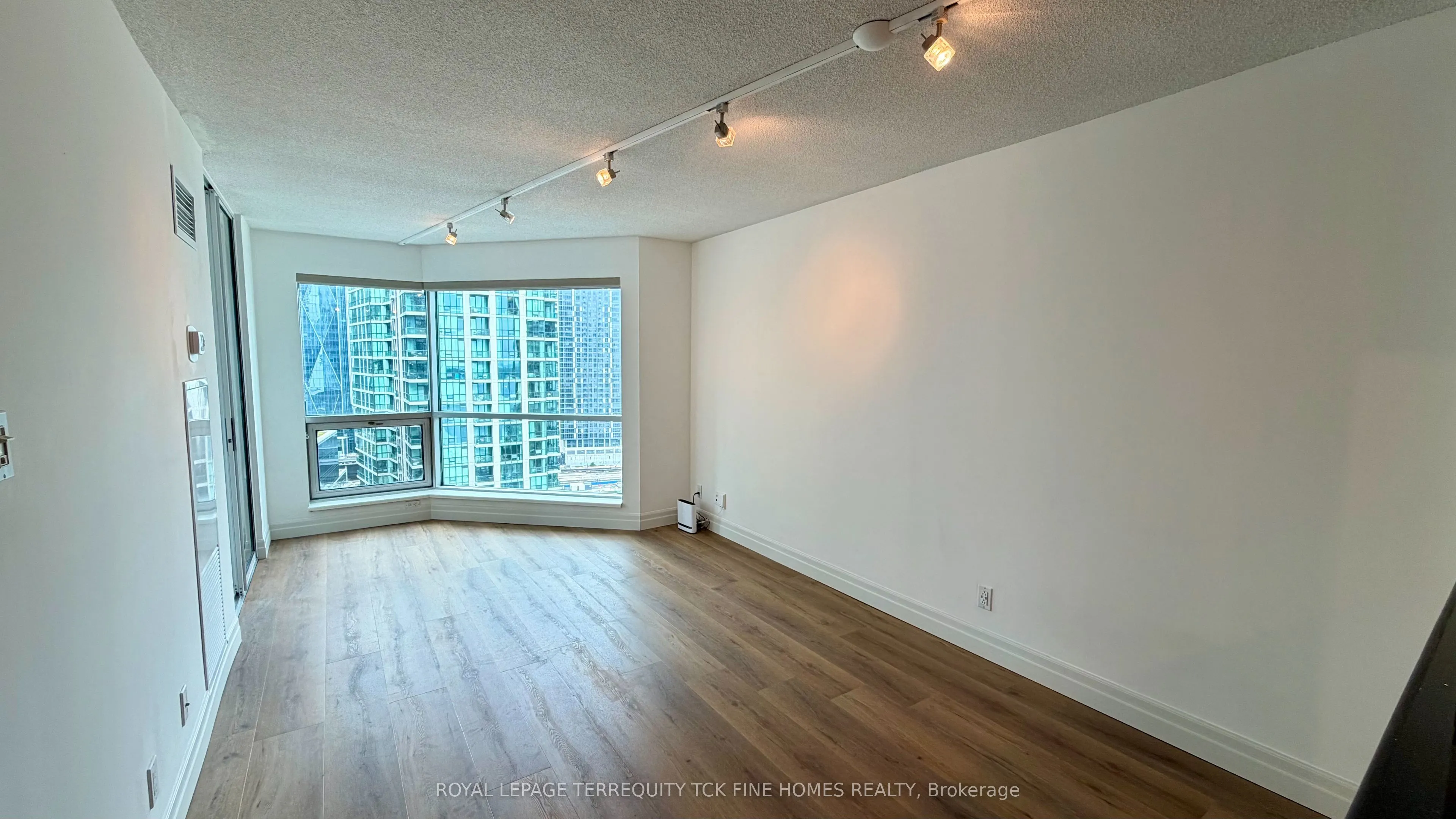 10 Yonge Street #2604