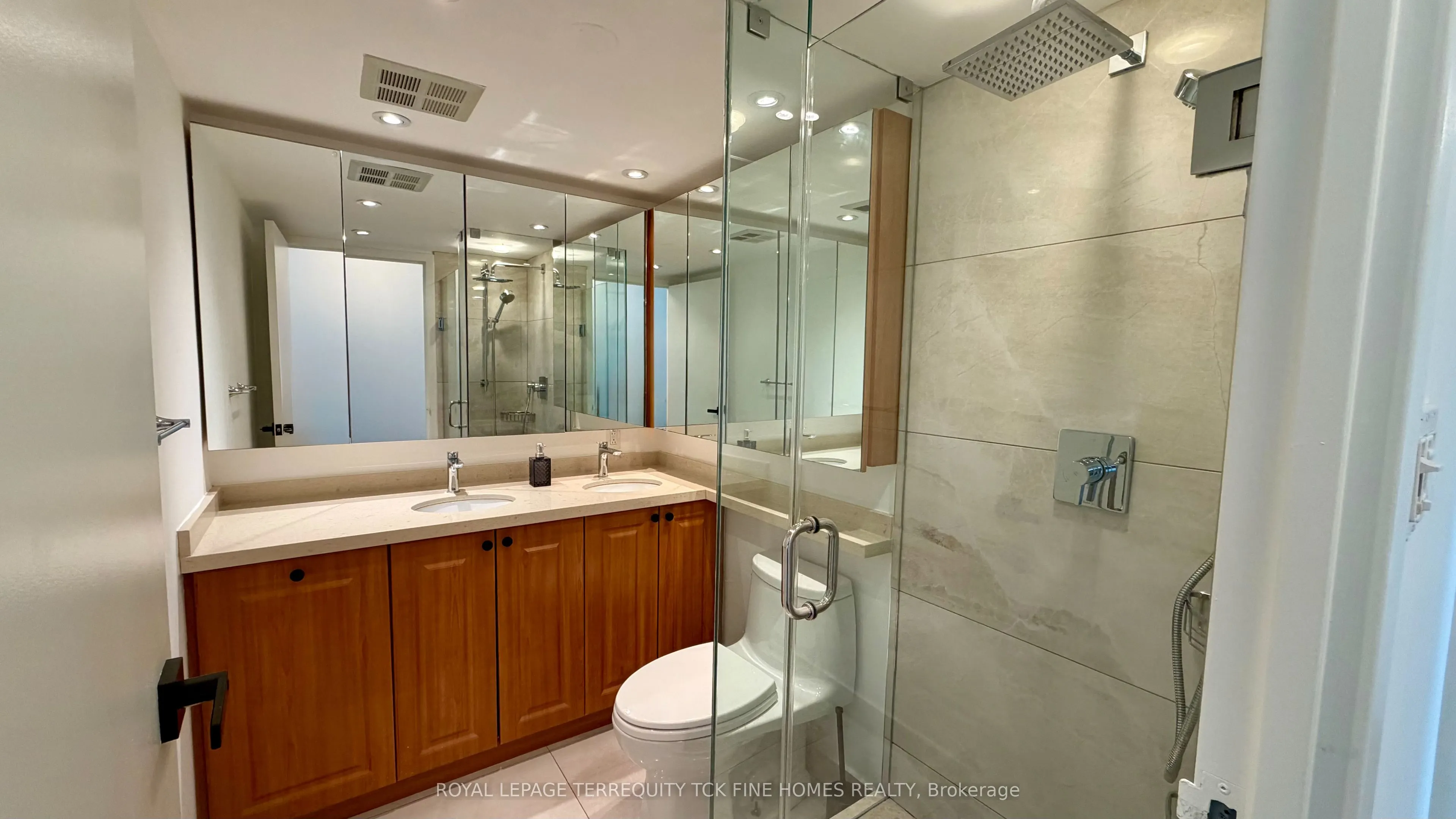 10 Yonge Street #2604