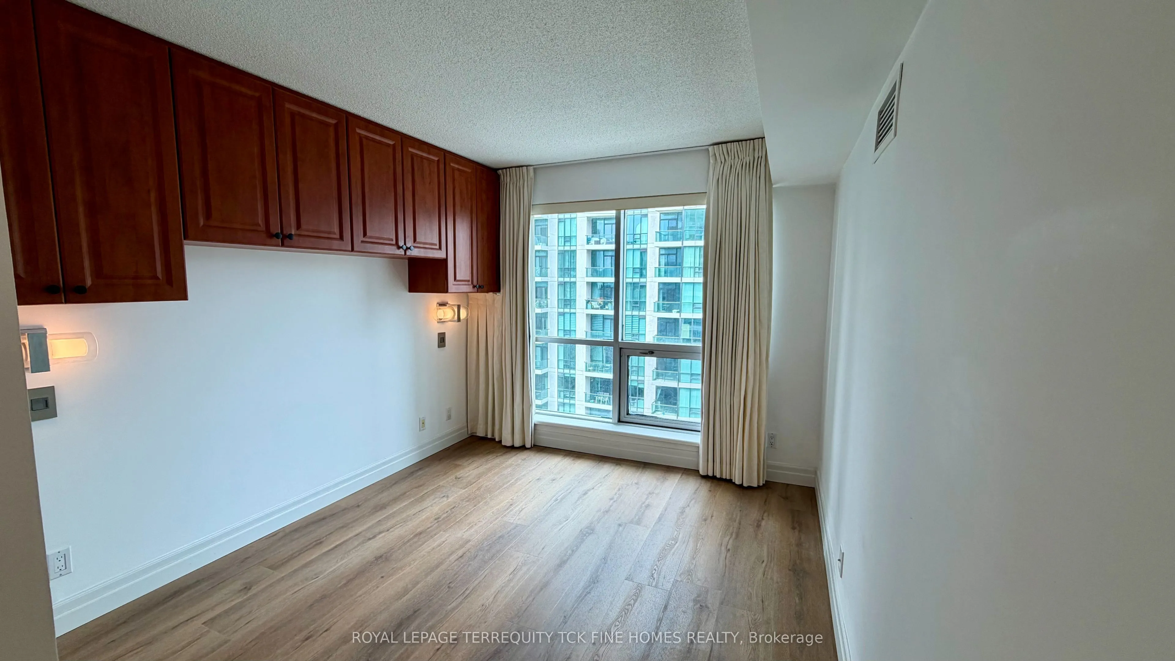 10 Yonge Street #2604