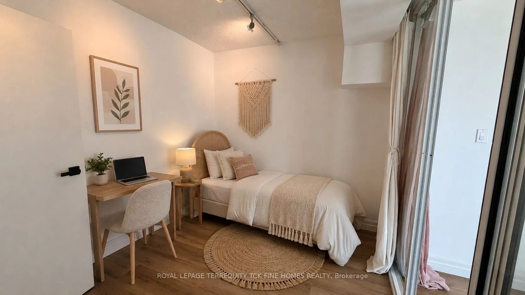 10 Yonge Street #2604