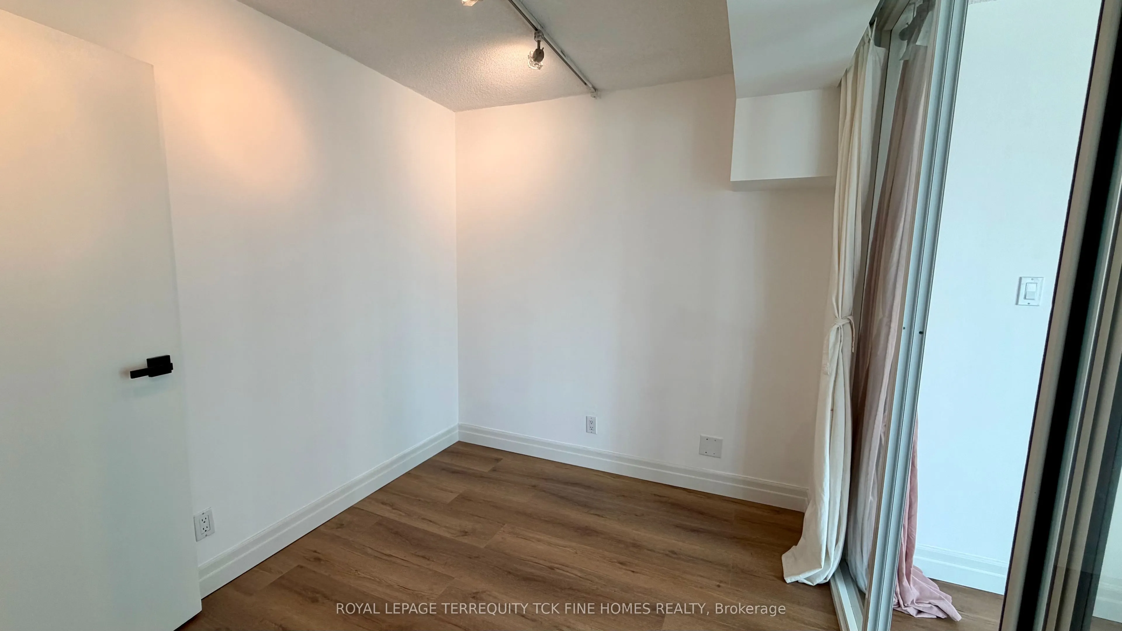 10 Yonge Street #2604