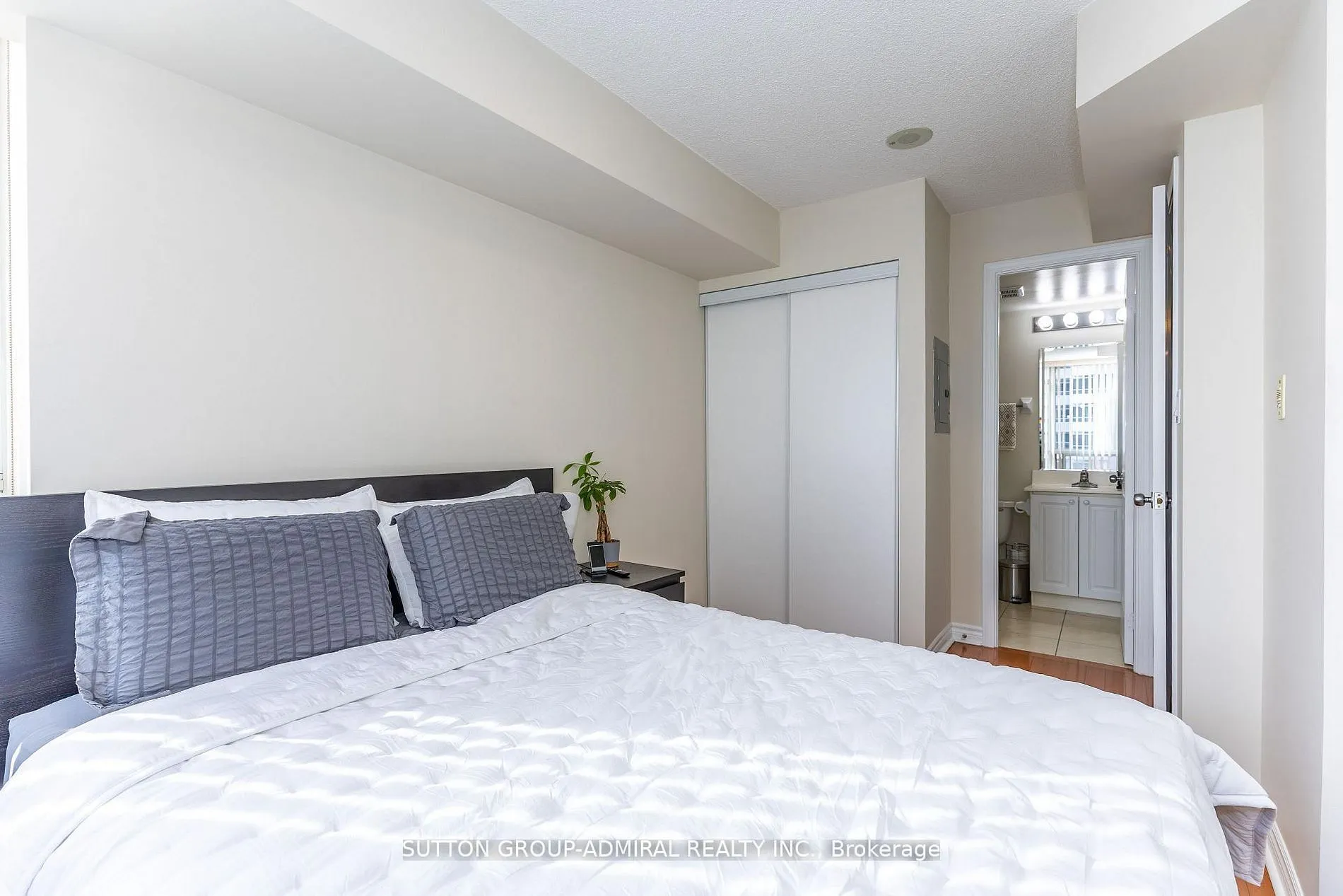 1 Rean Drive #1606