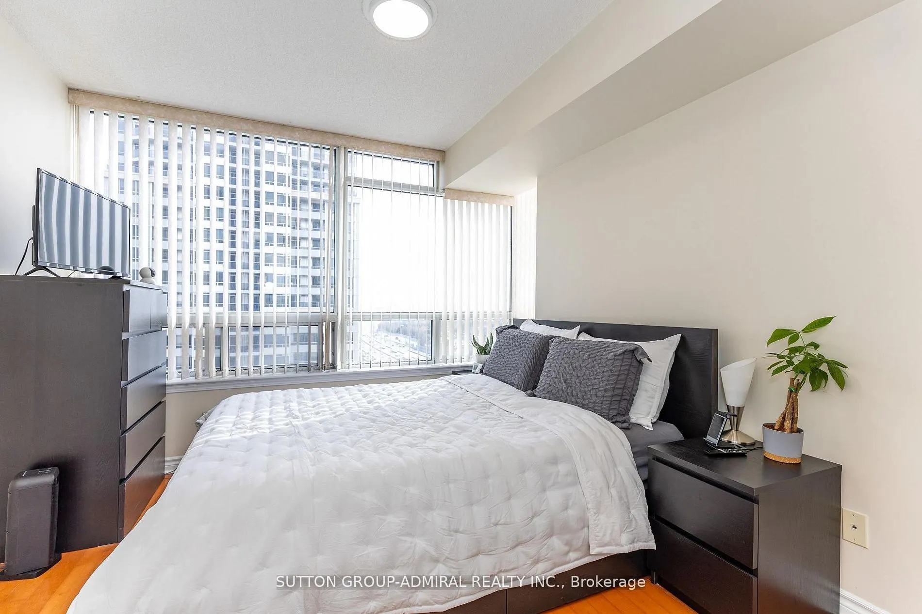 1 Rean Drive #1606
