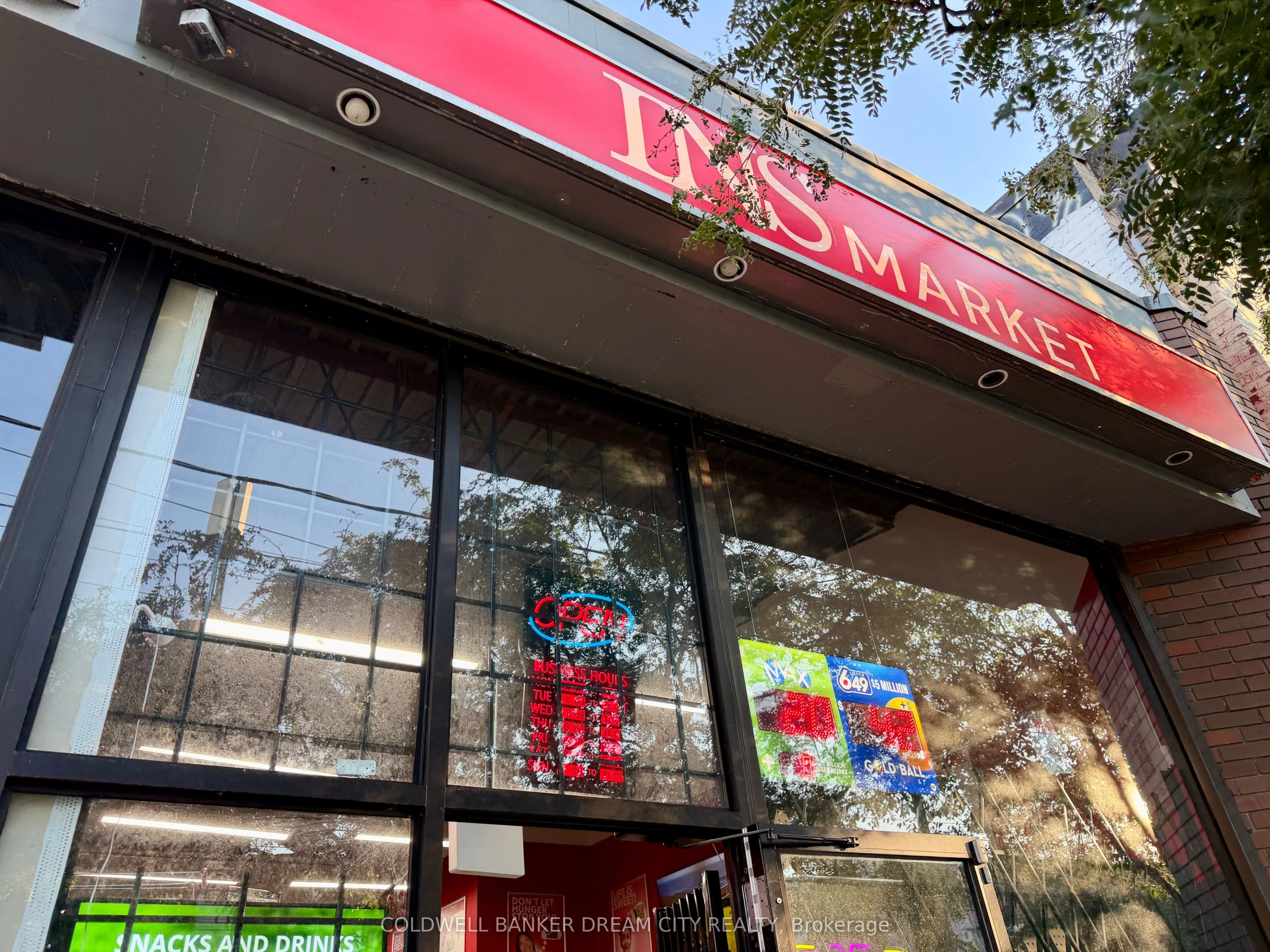 811 DUNDAS Street W ##3