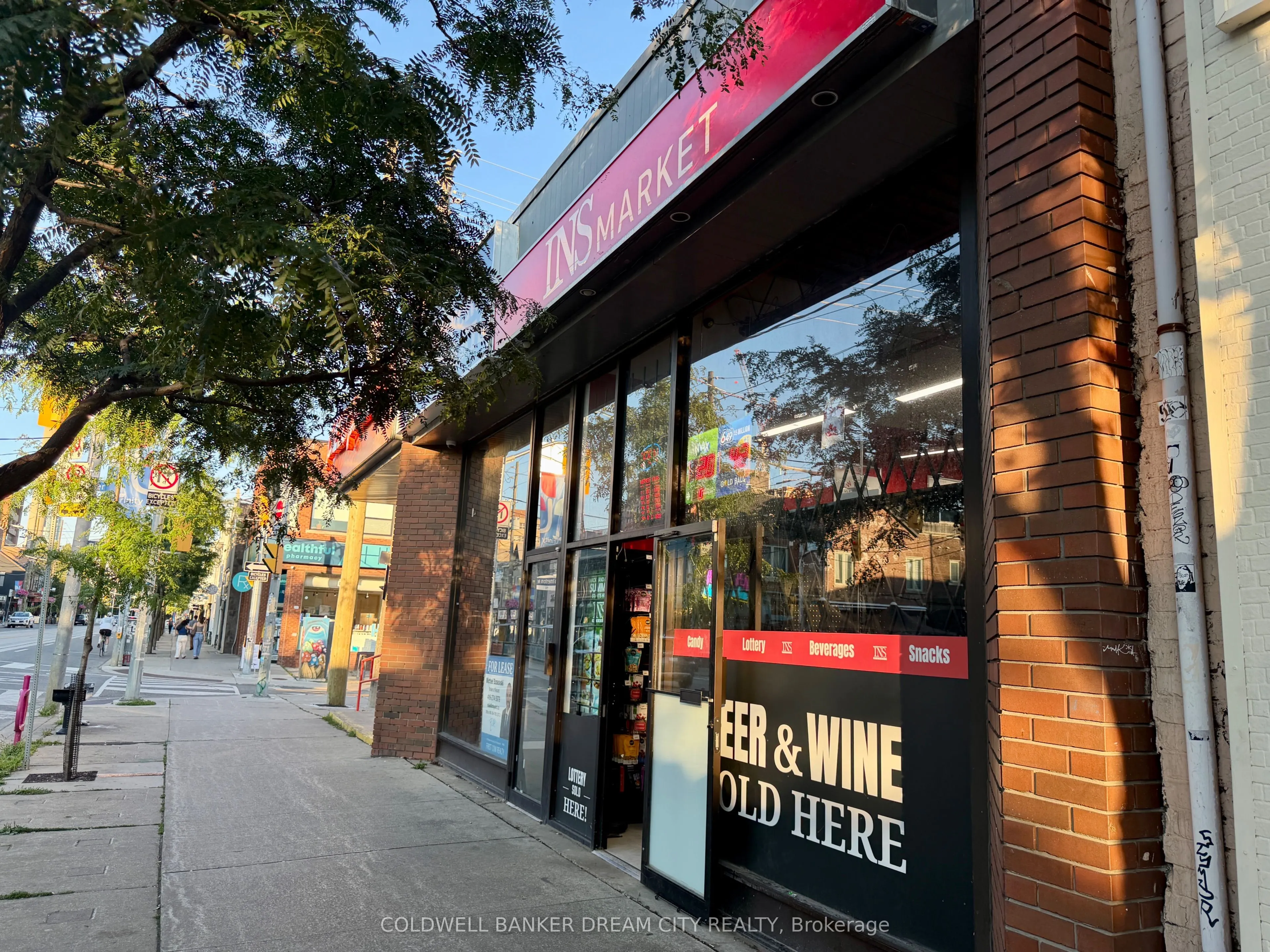 811 DUNDAS Street W ##3