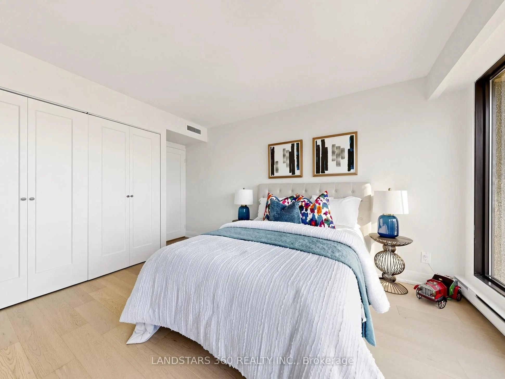 55 Harbour Square #3311