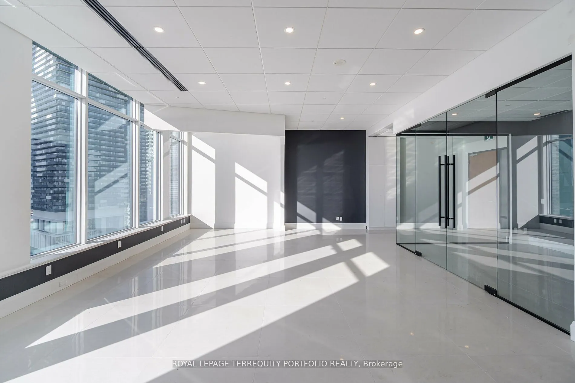 130 Queens Quay E #1220