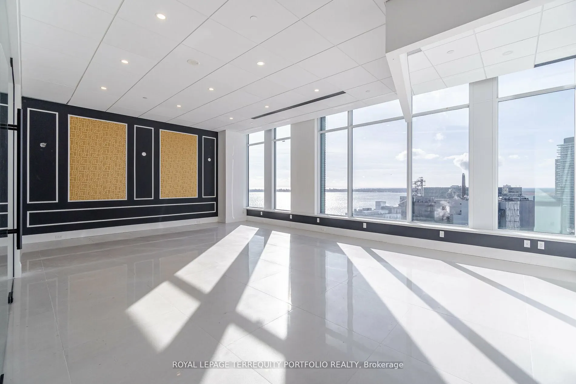 130 Queens Quay E #1220