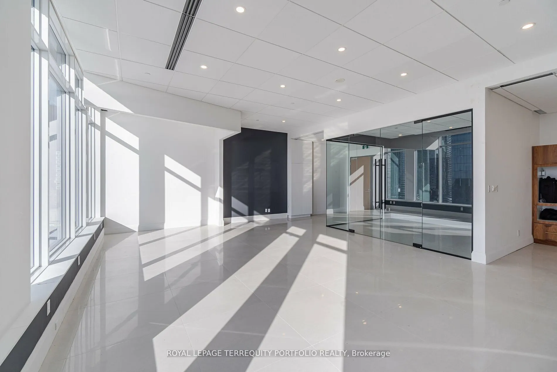 130 Queens Quay E #1220