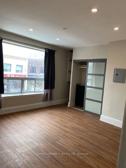 676 Bloor Street W