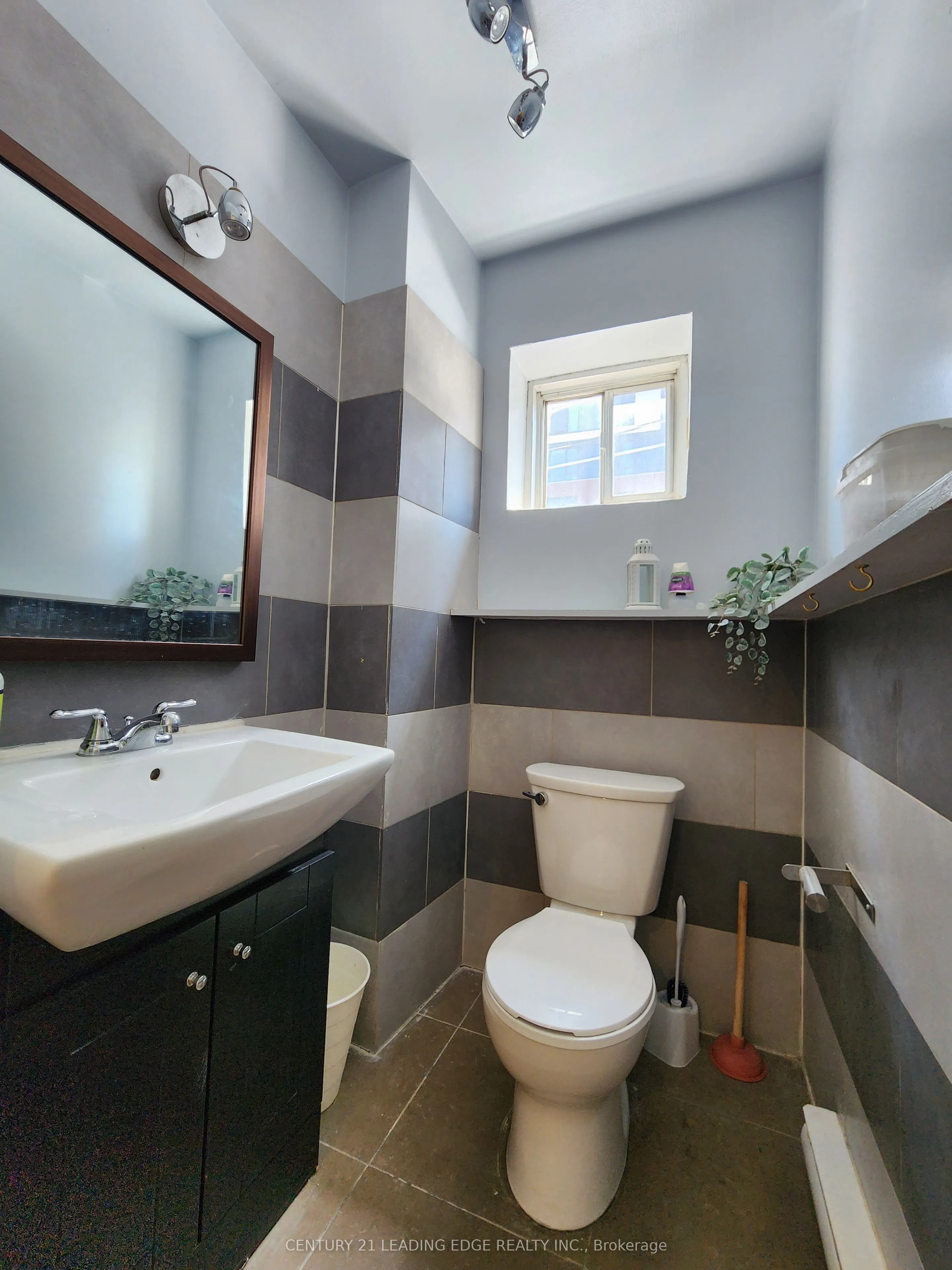 298 Gerrard Street E #2A&B