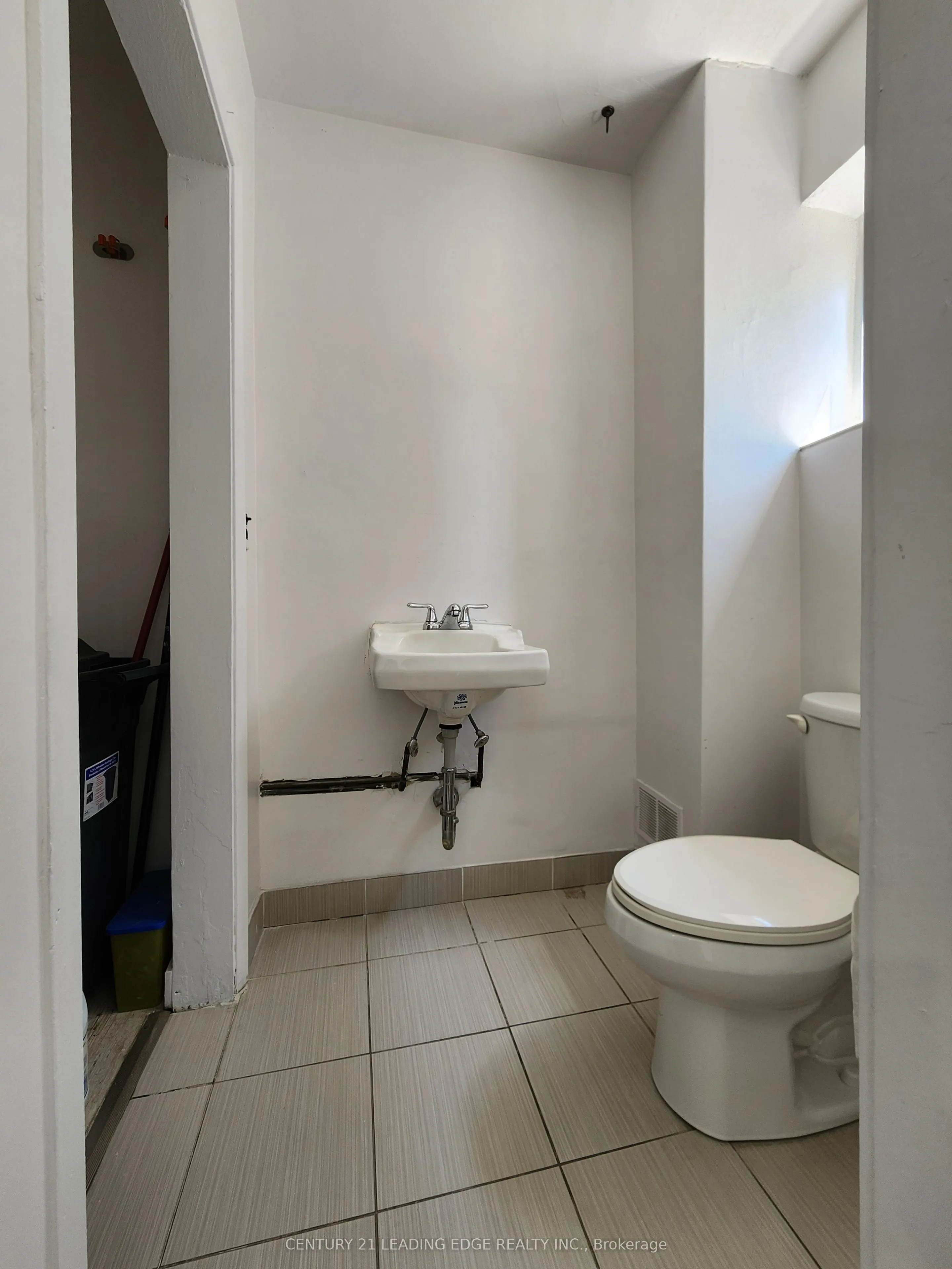 298 Gerrard Street E #2A&B