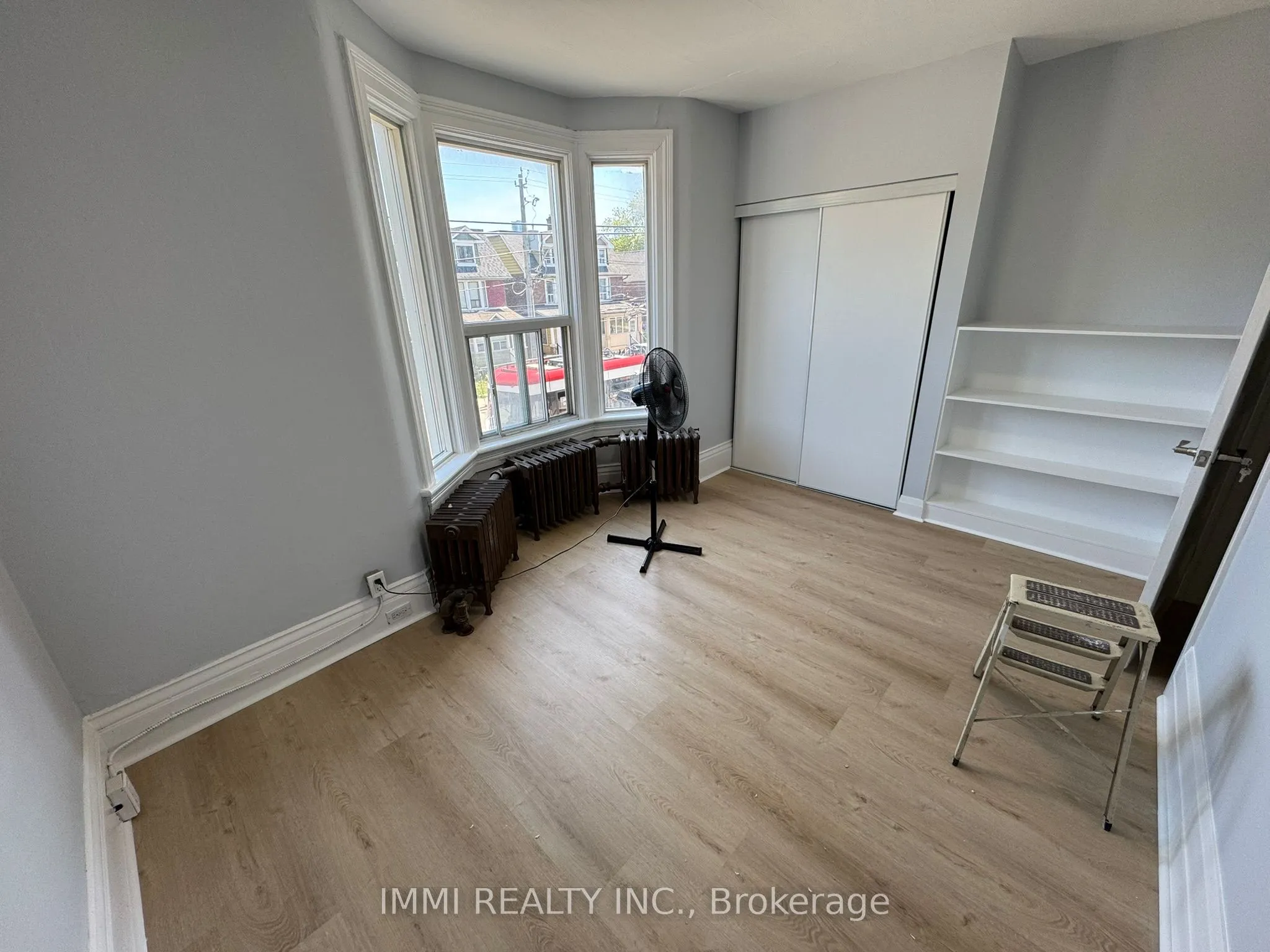 618 Bathurst Street #201