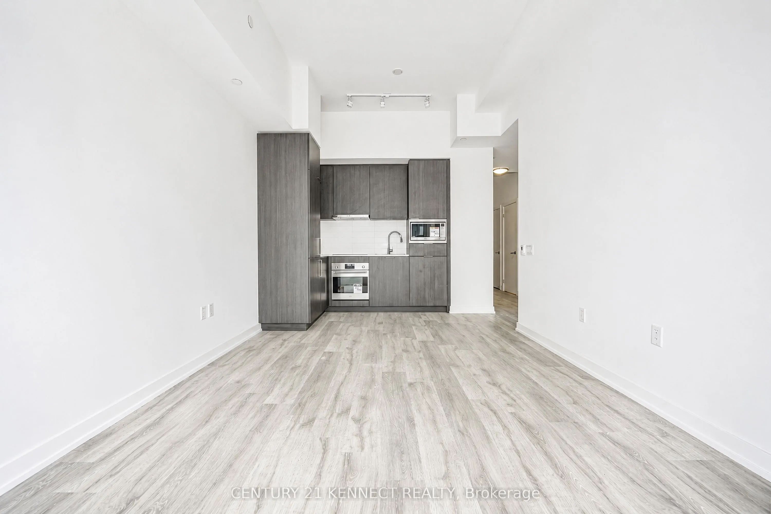 7 Golden Lion Heights #826