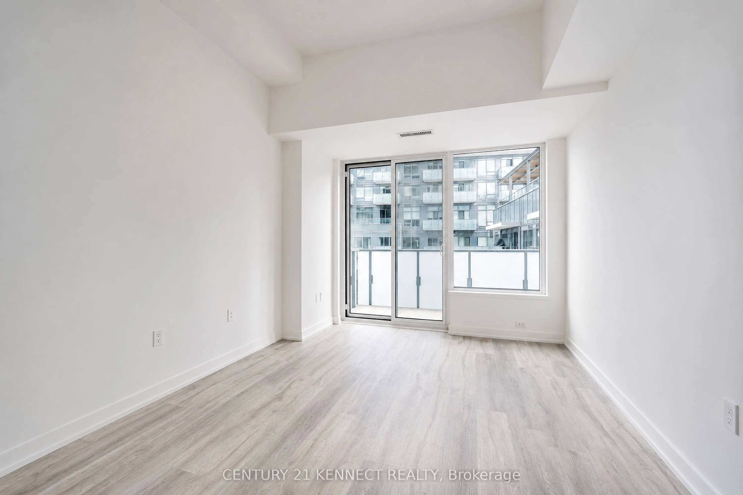 7 Golden Lion Heights #826