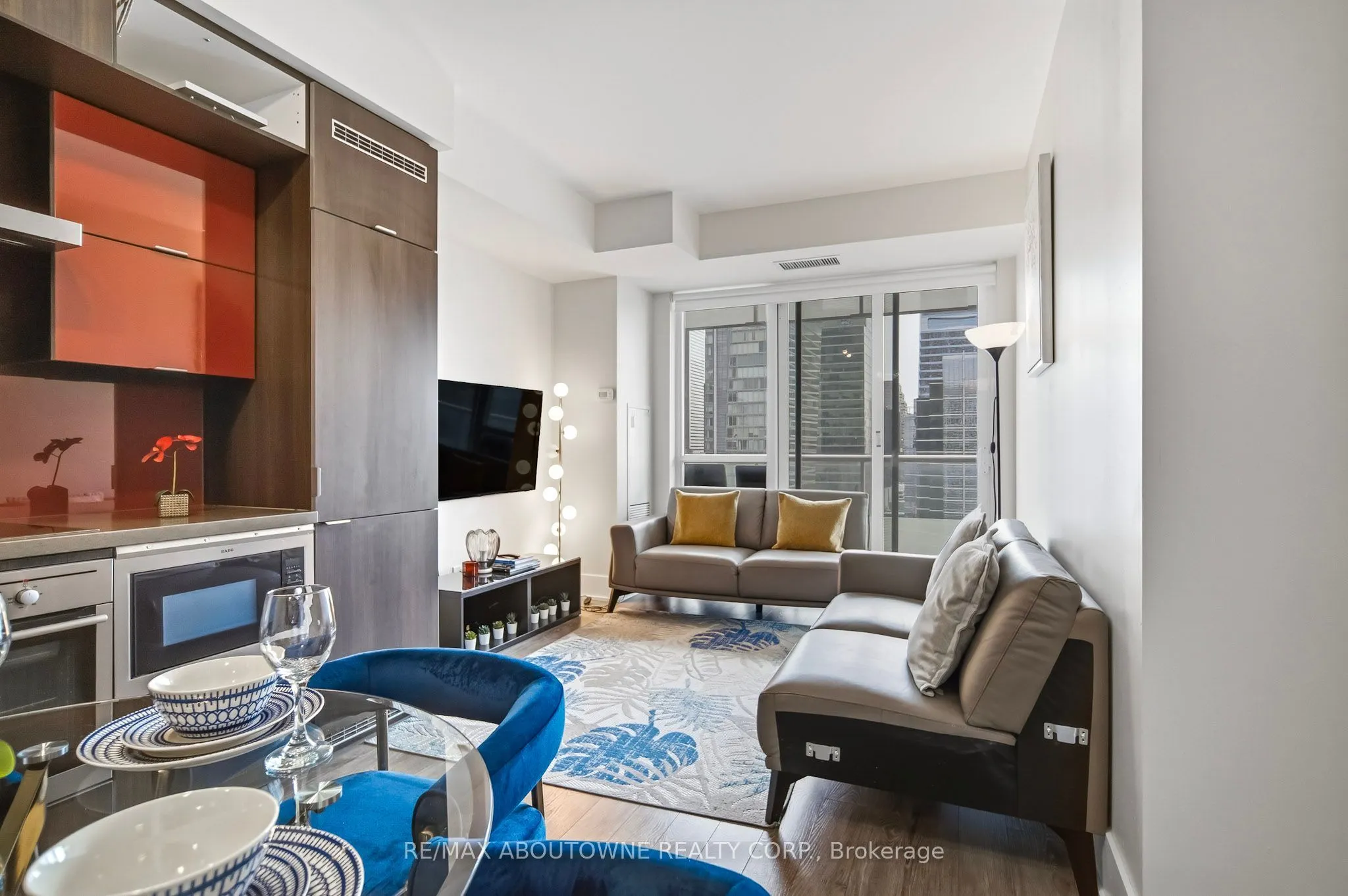 300 Front Street W #3909