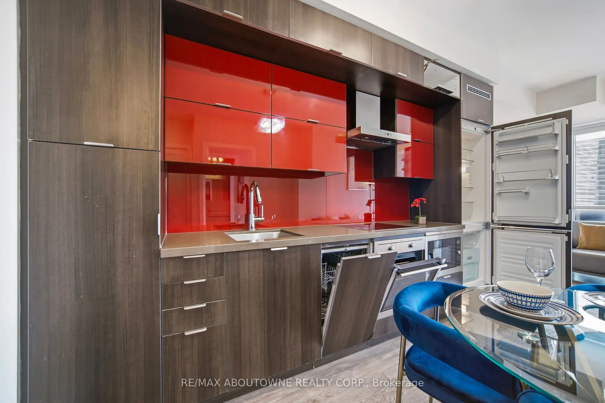 300 Front Street W #3909